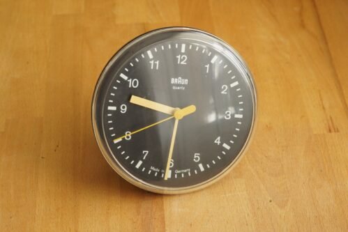 Vintage Braun AG Wall clock 4 833 Domo Quartz