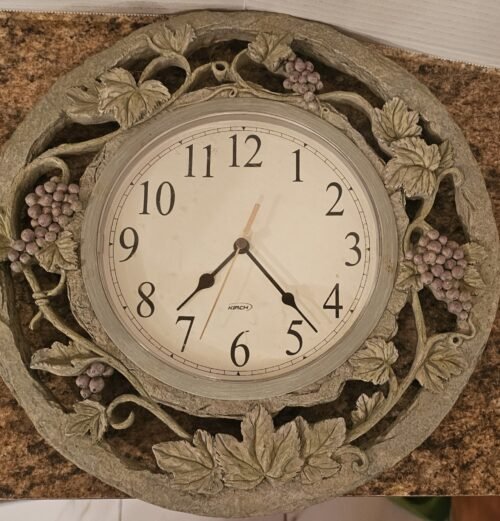 Vintage Ceramic Wall Clock Grapes/Vineyard Motif Round Wine StoneLike 1007GRAPE