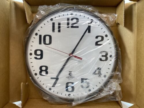 Vintage Chicago Lighthouse 12'' Wall Clock Chorded/Batt Brown Model 67301100 NOS