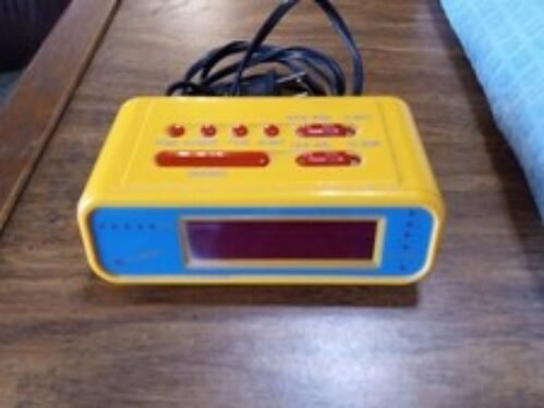 Vintage Cosmo Kids Alarm Clock Digital Works Great Unique Design Decent Rare Htf