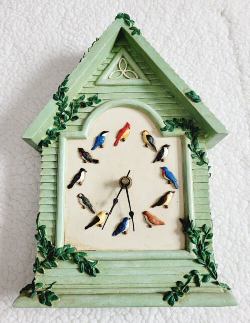 Vintage Country Wall Hanging Birds Bird House Clock Green Cardinal Bluejay