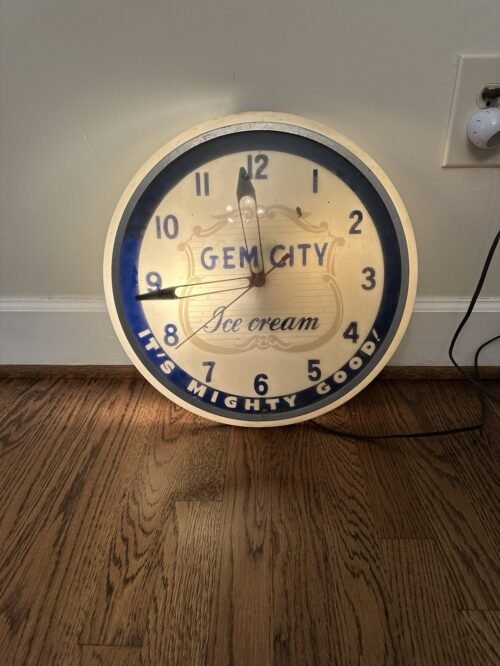 Vintage Dualite Gem City Ice Cream Dairy Clock Lighted Works.