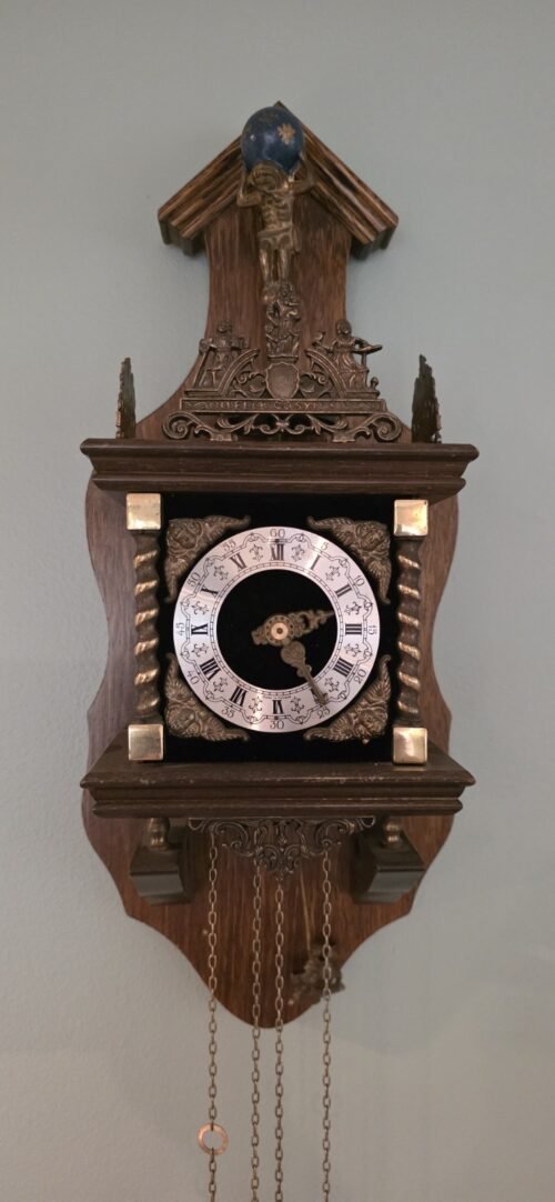 VINTAGE DUTCH/GERMAN BLCK FOREST MOVEMENT WALL CLOCK WORKING IN GOOD CONDITION.