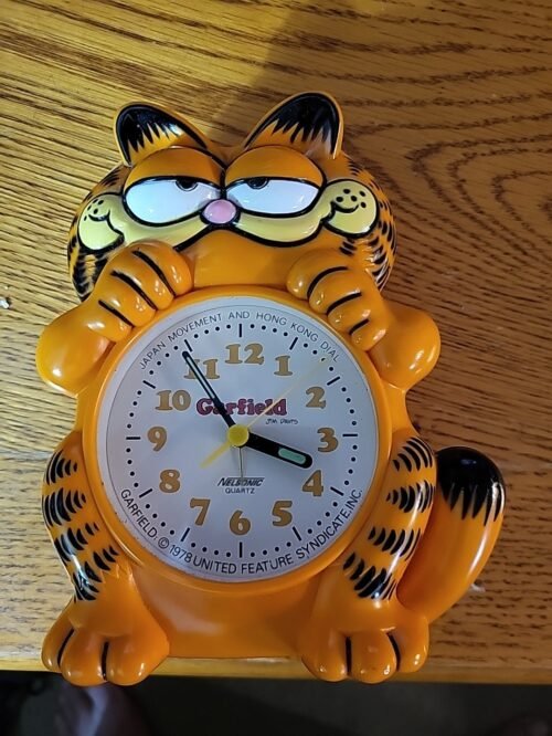 Vintage Garfield Alarm Clock 1978 Nelsonic Hong Kong Glow In the Dark Hands