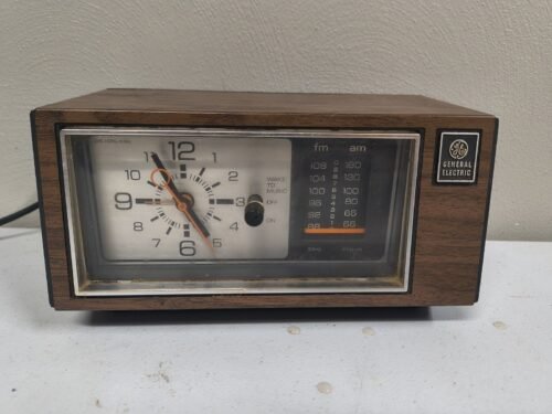 Vintage GE Alarm Clock AM/FM Radio Wood Grain Panels Model 7-4550C Tested