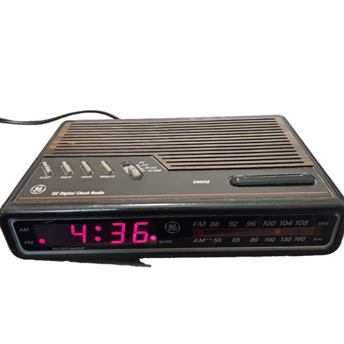 Vintage GE FM/AM Digital Alarm Clock Radio 7-4612A General Electric VVGC Brown