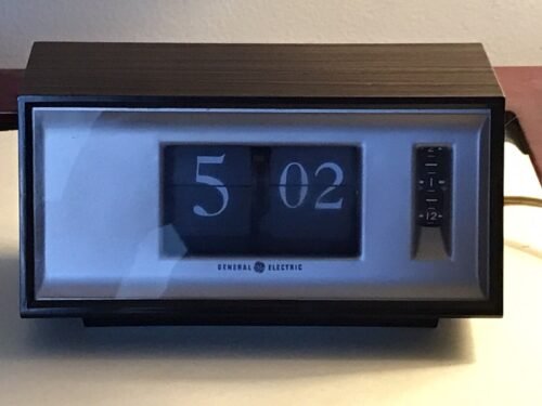 VINTAGE GE Woodgrain Flip Alarm Clock Model 8116K Made in Japan Tested Works