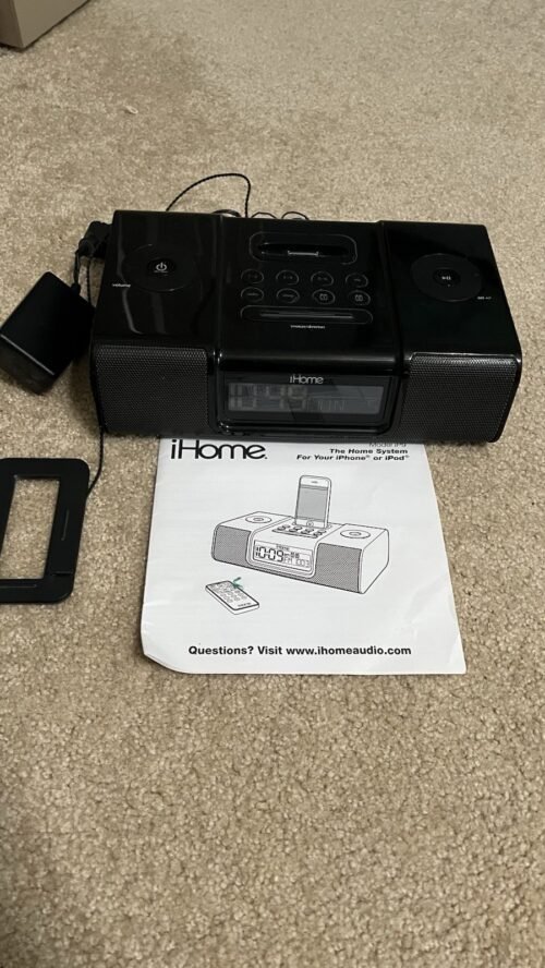 Vintage iHome IP9 Clock Radio, Dual Alarm, AC, Audio Dock, Aux Black