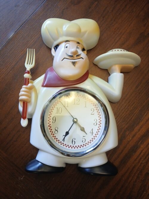 Vintage Italian Chef Kitchen Wall Clock 11" Tall Battery Operated Retro