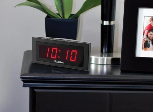 Vintage JUMBO Digital Alarm Clock Radio with Battery Backup & Auto Time Set