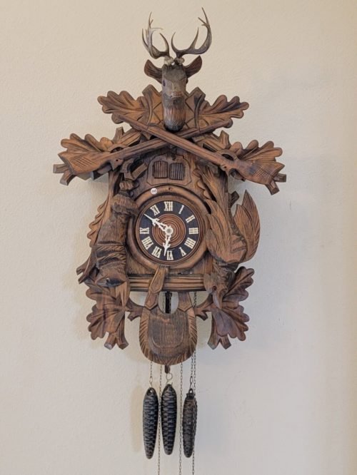Vintage Large Black Forest 1 Day Wooden German Hunter cuckoo clock. Read Desc.