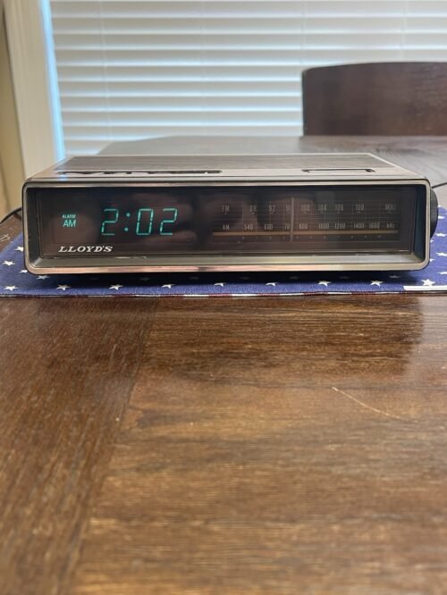 Vintage Lloyds Green Led Digital Wood Grain Alarm Clock Tested Works