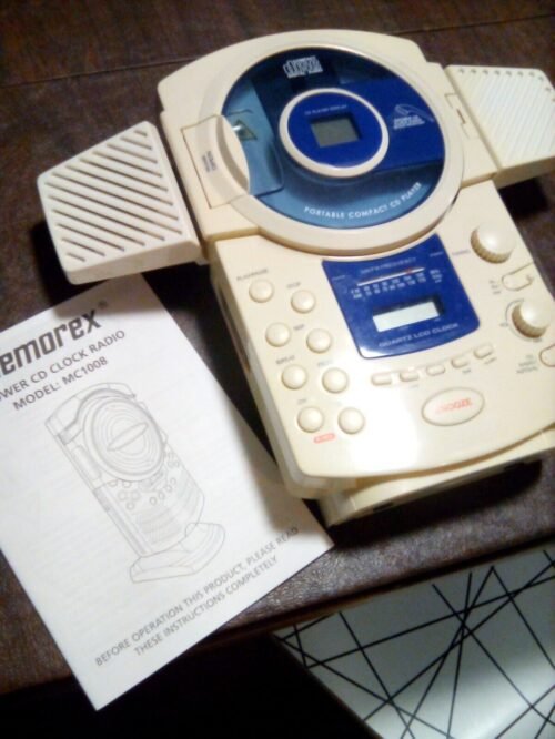 Vintage Memorex MC1008 Shower CD Clock Radio Digital AM FM Water Resistant