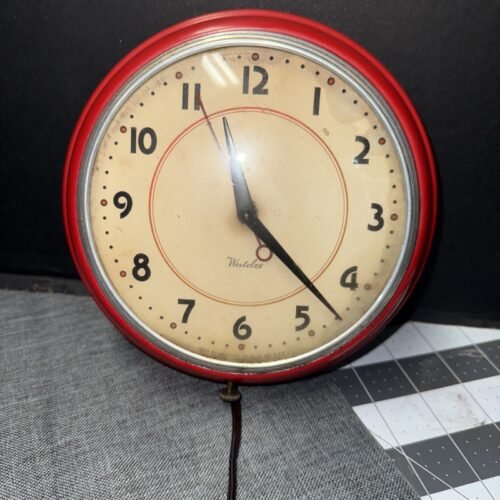 Vintage Mid Century MCM Westclox Manor Kitchen Wall Clock USA Made S8 6,5” Red