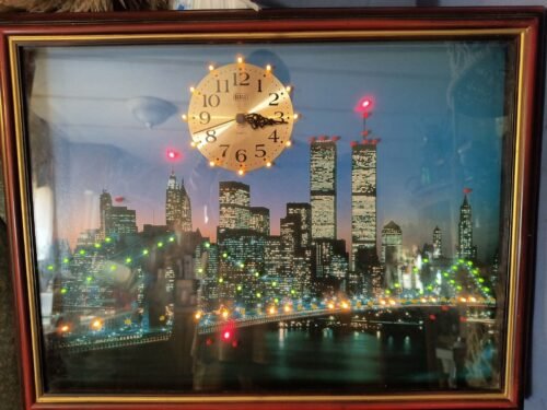 Vintage New York City Wall Clock 1970 Twin Towers Brooklyn Bridge Lighted Motion