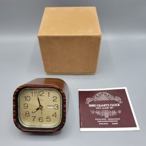 Vintage NOS Seiko Japan Quartz Clock with Alarm Date & Day Display Japan