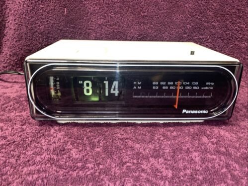 Vintage Panasonic RC-6010 White Flip AM FM Alarm Clock Radio VERY NICE