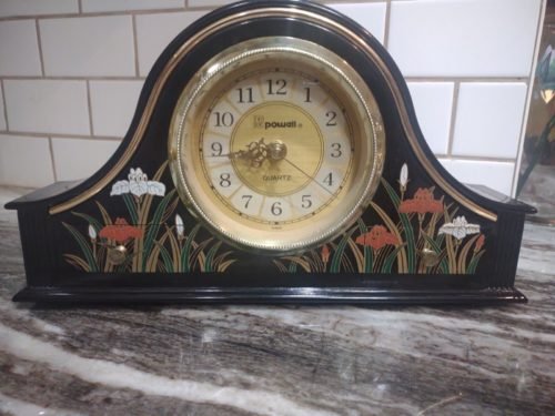 Vintage Quartz Mantel Clock - In Working Condition