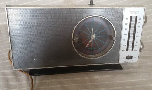 Vintage RCA Solid State AM/FM Alarm Clock Radio with Night Light Display