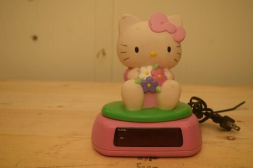 Vintage Sanrio NL-HKC206 Hello Kitty Bedroom Night Light Digital Alarm Clock