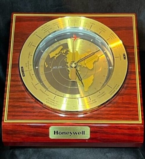 Vintage Seiko Quartz World Time Zone Desk Clock Honeywell Red Airplane
