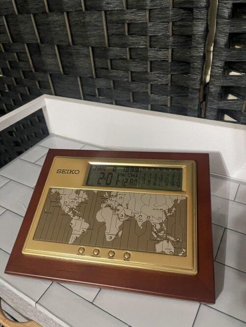 Vintage Seiko World Time LCD Clock - Model # QHL020B Digital Clock Calendar