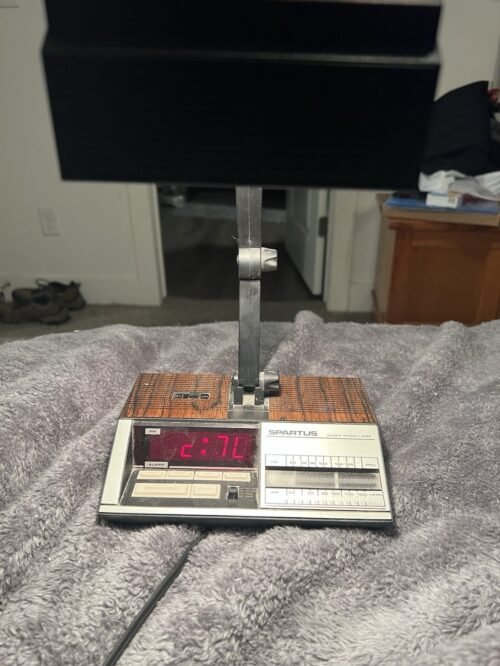 Vintage Spartus 0130 Desktop Alarm AM-FM Clock Radio Lamp Adjustable - TESTED -