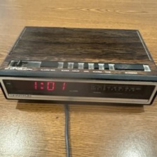 Vintage SPARTUS Woodgrain His Red Dual Digital Alarm Clock Retro 0107 works!