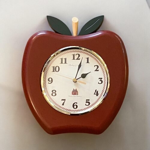 Vintage Sterling and Noble Apple Clock Farmhouse Country Made in USA Working 9”