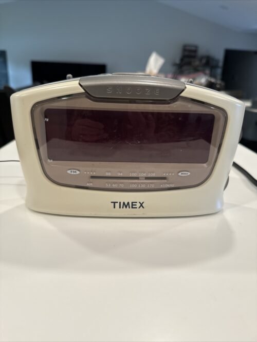 Vintage Timex T254W Jumbo Digital Display Alarm Clock Radio, AM FM Pearl White