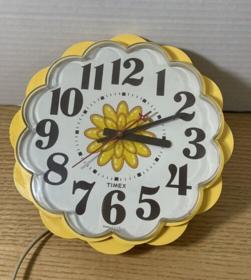 Vintage Timex Wall Clock Daisy Yellow Sunflower Retro Kitchen MCM Tested/Works