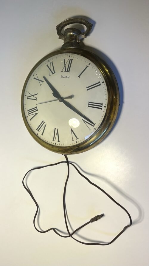 Vintage United Clock Corp. "pocket watch" brass wall clock Model 40 KEEPS TIME