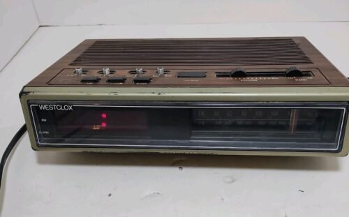 Vintage Westclox Digital Am FM Radio Alarm Clock Wood Grain 80170-01 Tested Work