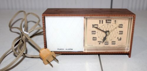 Vintage Westclox Moonbeam Flashing Light Alarm Clock Model # 22108 Tested/Works