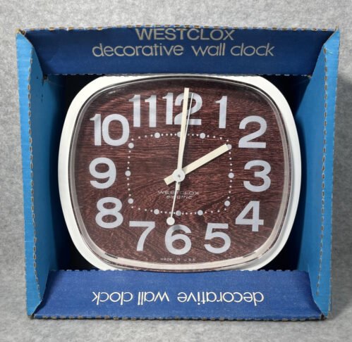 Vintage Westclox Walltone Electric Wall Clock Walnut Woodgrain USA Retro Decor