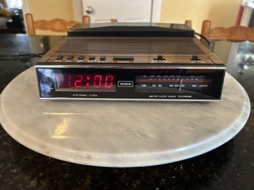 Vintage Weston 1984 Phone/Radio/Alarm Clock Model 757. (Tested and Working)