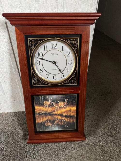 Vintage Whitetail Deer Wall Clock Fine Art Creations Quartz Works/ Looks Great