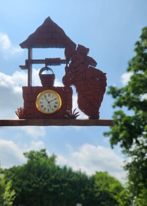 Vintage Wood Laser Cut Pig Farmer Wishing Well Shelf Mantle Desk Clock Pigs