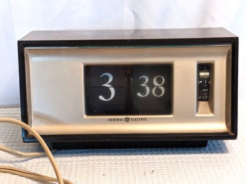 Vintage Working General Electric GE Flip Clock Model 8116K MCM