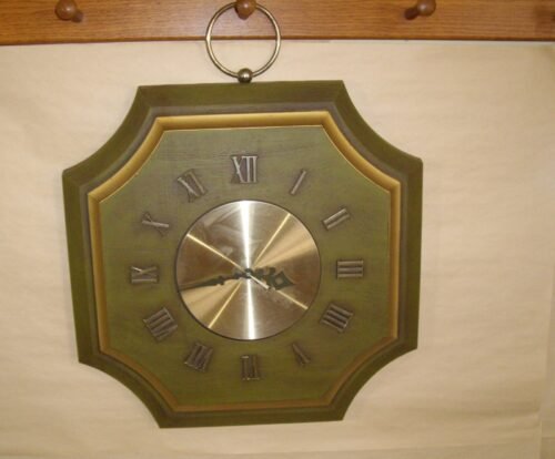 VNT Retro 1970 Westclox No Cord Large Wall Clock Roman Numerals C Battery Paper