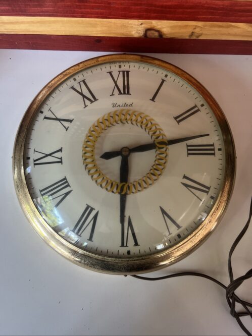 Vtg 1960s UNITED POCKET WATCH Wall Clock MODEL 47 Works