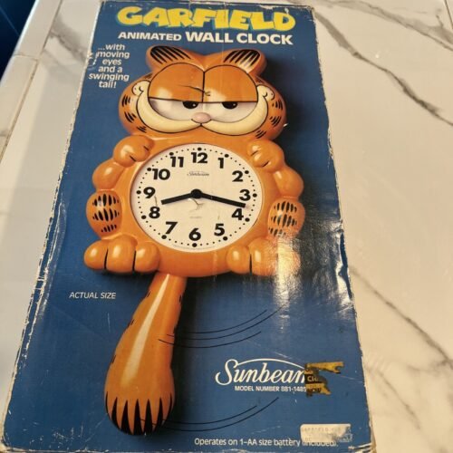 Vtg 1978,1981 GARFIELD Sunbeam Wall Clock - Tested - Accurate Time & Movement