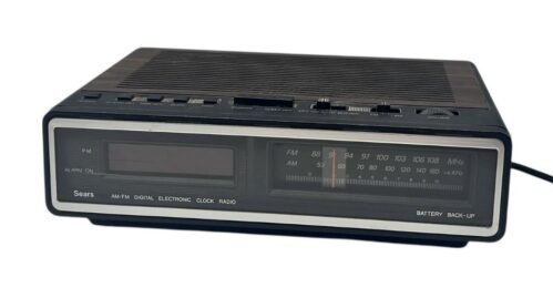 Vtg 1982 Sears Roebuck Digital Alarm Clock Model 564.23230150 Wood Grain Works!