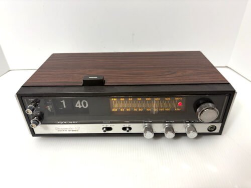 Vtg '70s Radio Shack Realistic Chronomatic-112 12-1499A Flip Alarm Clock Radio