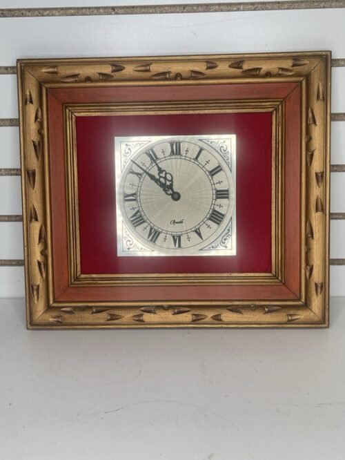 VTG Avanté Carved Wood Gold Painted Frame Battery Lowered Analog Wall Clock