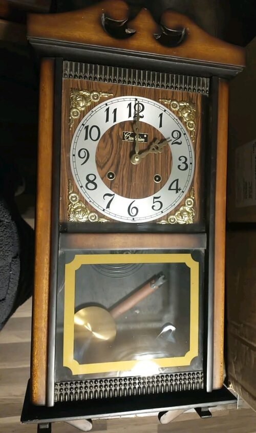 VTG Centurion 35 DAY Wood Wall CLOCK Mahogany Chime Pendulum W /2 Keys