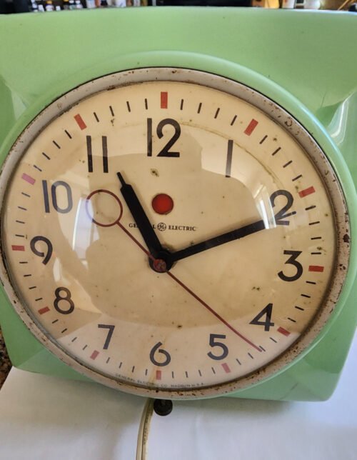 VTG General Electric Mint Green Kitchen Wall Clock 2H20 MCM TESTED WORKS