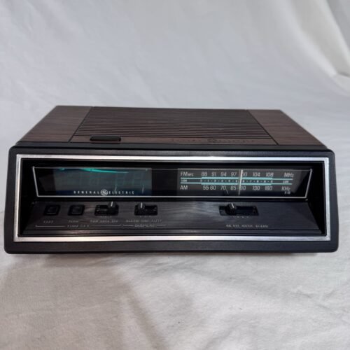 VTG General Electric PB7-4662B AM/FM Alarm Clock Radio Blue Green Digits TESTED
