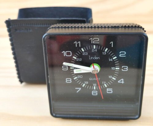 VTG Linden Quartz Black Travel Alarm Clock w Leather Case & Battery 2.5" x 2.5"