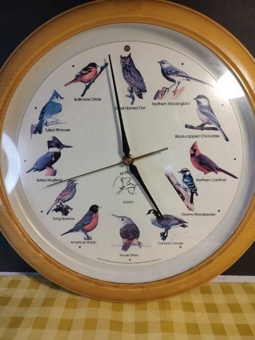 VTG National Audubon Society Singing Bird Wall Clock Faux Wood Frame 13"